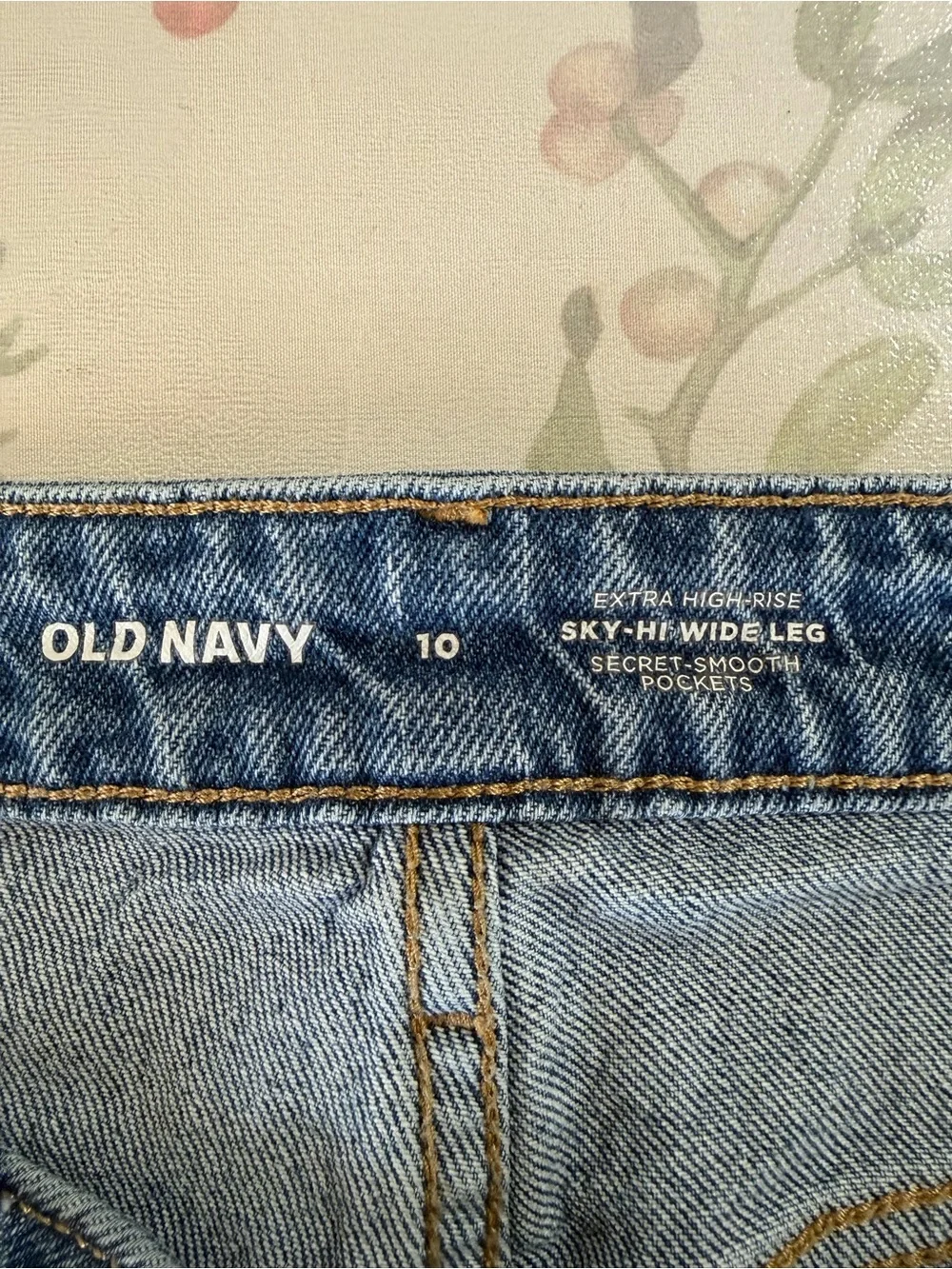 Old Navy Light Blue Extra High-Rise Sky-Hi Wide-Leg Jeans (273)